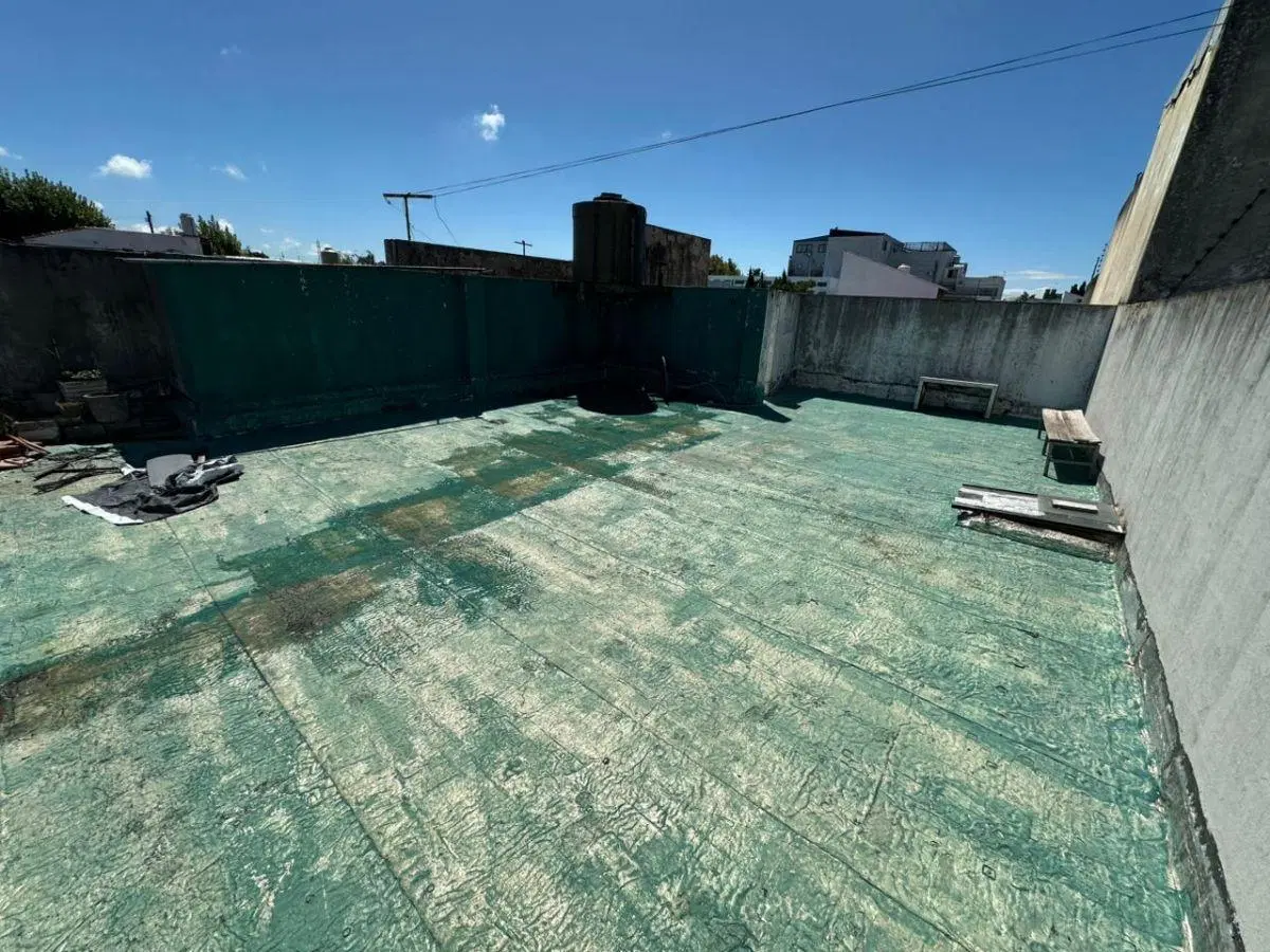 Venta de casa 3 ambientes a reciclar en V. Dominico 4