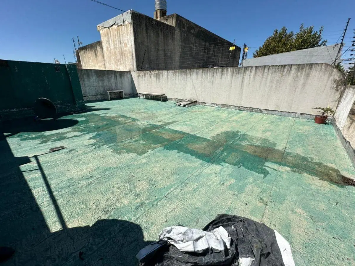 Venta de casa 3 ambientes a reciclar en V. Dominico 2