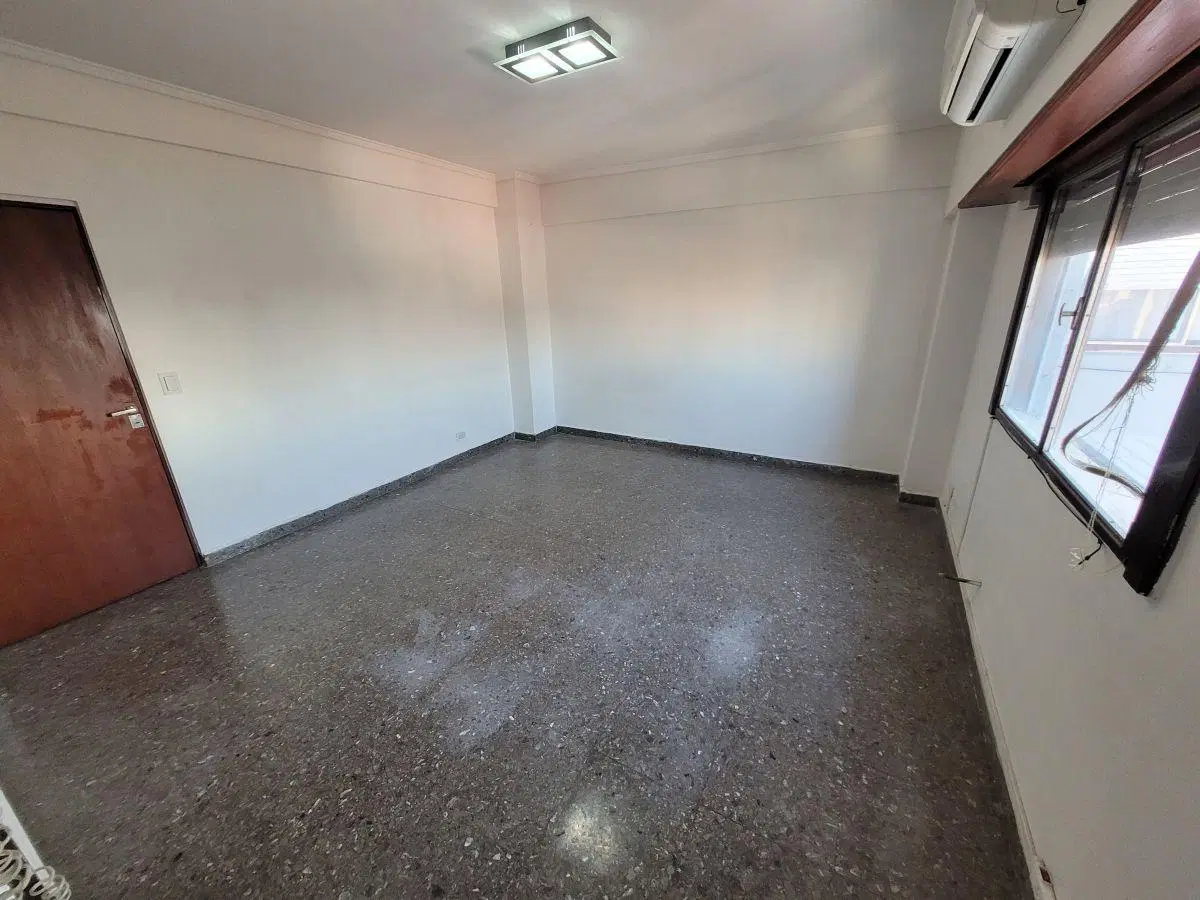 ALQUILER DE AMPLIO MONOAMBIENTE EN WILDE CENTRO 3