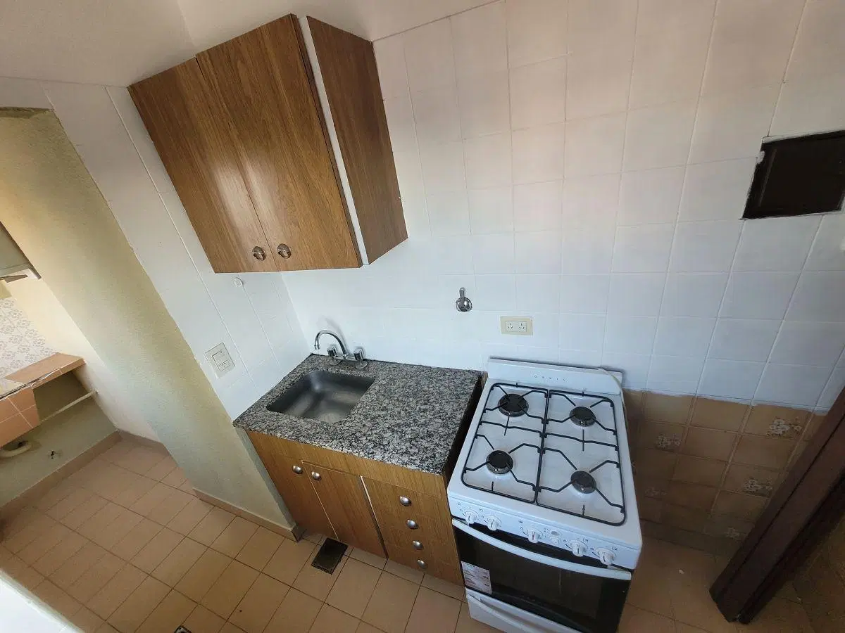ALQUILER DE AMPLIO MONOAMBIENTE EN WILDE CENTRO 2