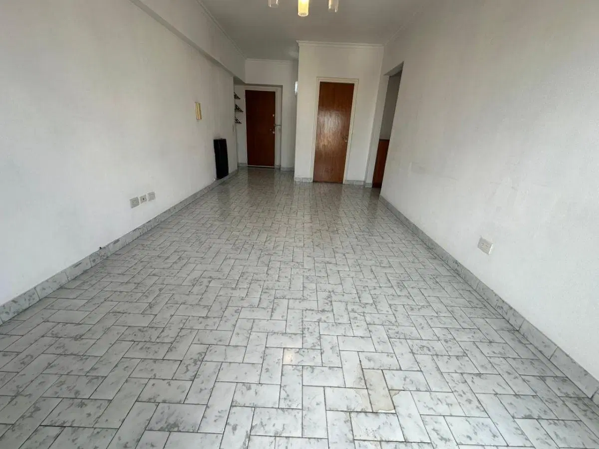 ALQUILER DE AMPLIO DEPARTAMENTO DE 2 AMBIENTES EN WILDE CENTRO 3