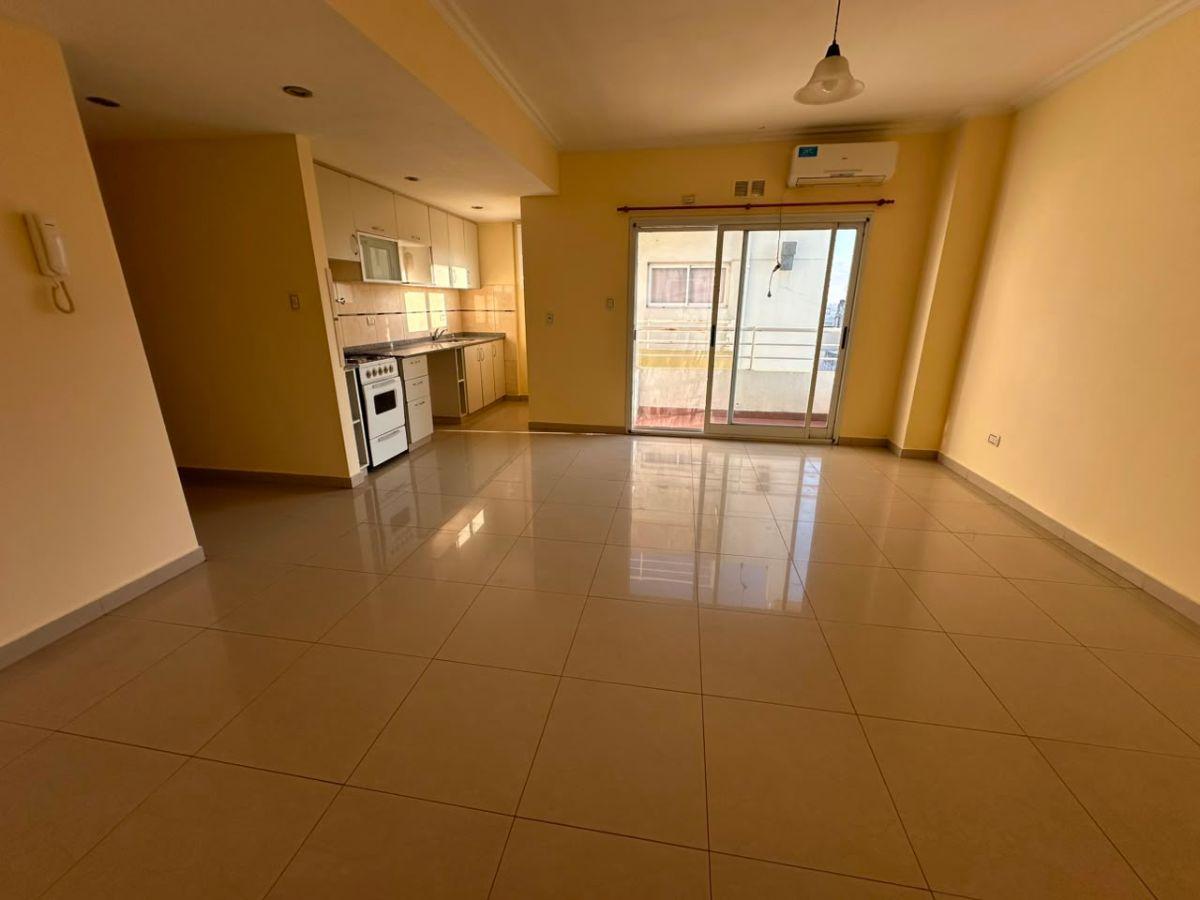 Foto de Alquiler de departamento dos ambientes sobre Av. Mite 6.200, Wilde, imagen 1