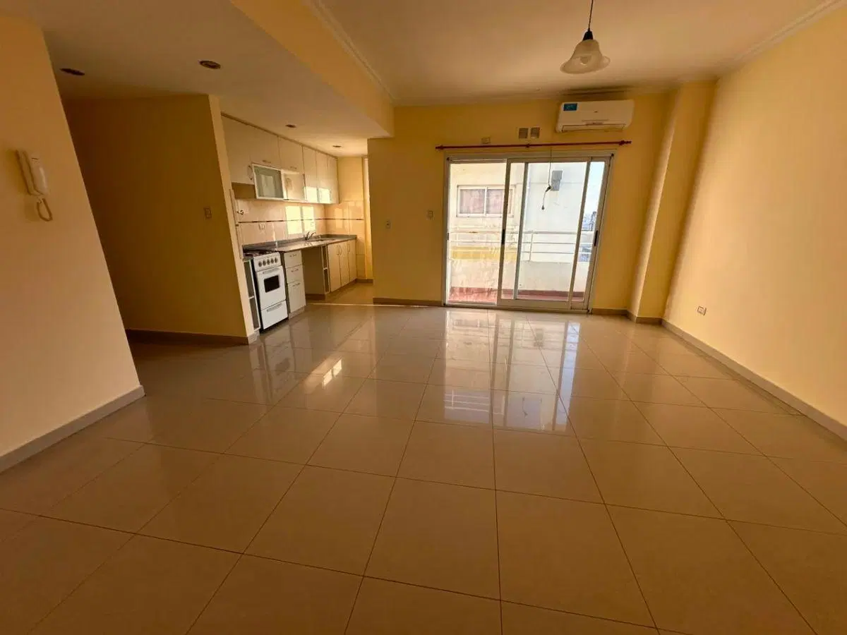 Alquiler de departamento dos ambientes sobre Av. Mite 6.200, Wilde Centro 1
