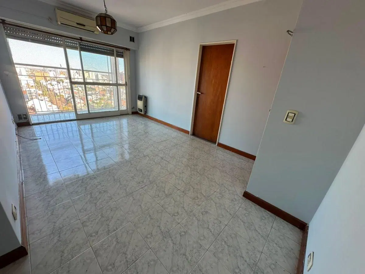 Alquiler de amplio dos ambientes en Wilde Centro 8