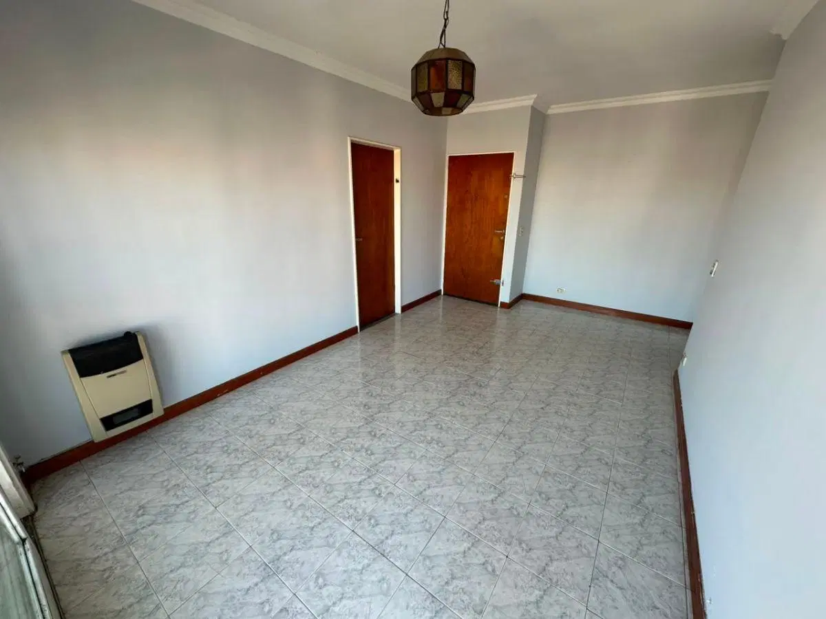 Alquiler de amplio dos ambientes en Wilde Centro 4