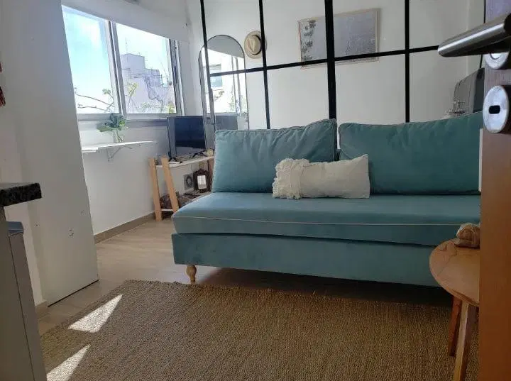 Monoambiente en 1