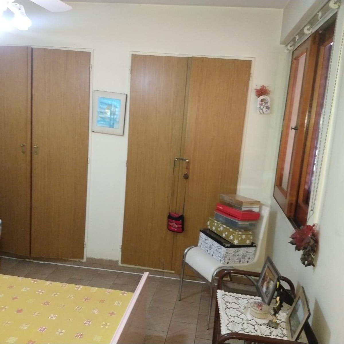 Excelente Casa en 2 Plantas 6 Amb. Dep/serv. Garaje 4 Autos, Parque 3