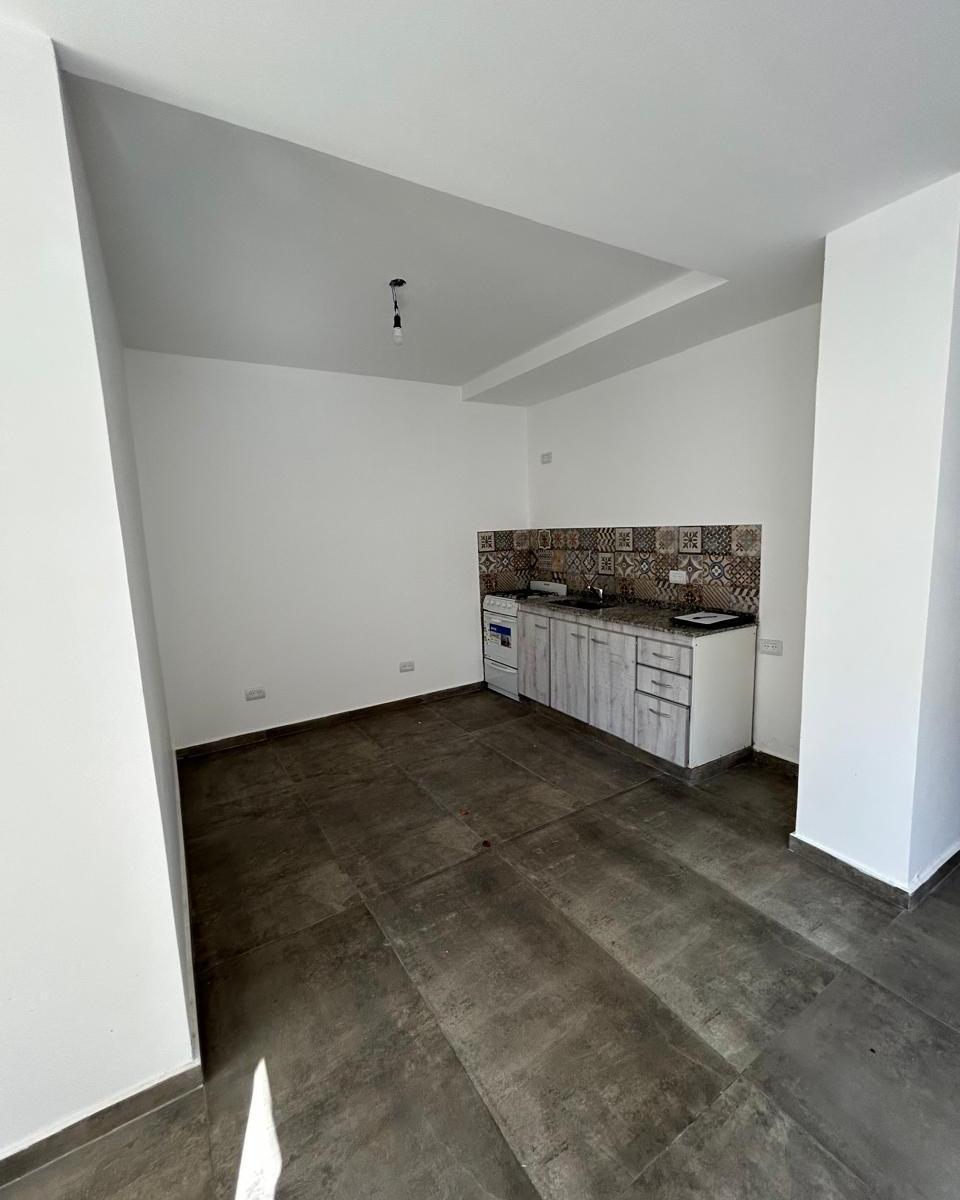 2 Ambientes en Planta Baja con Patio 2
