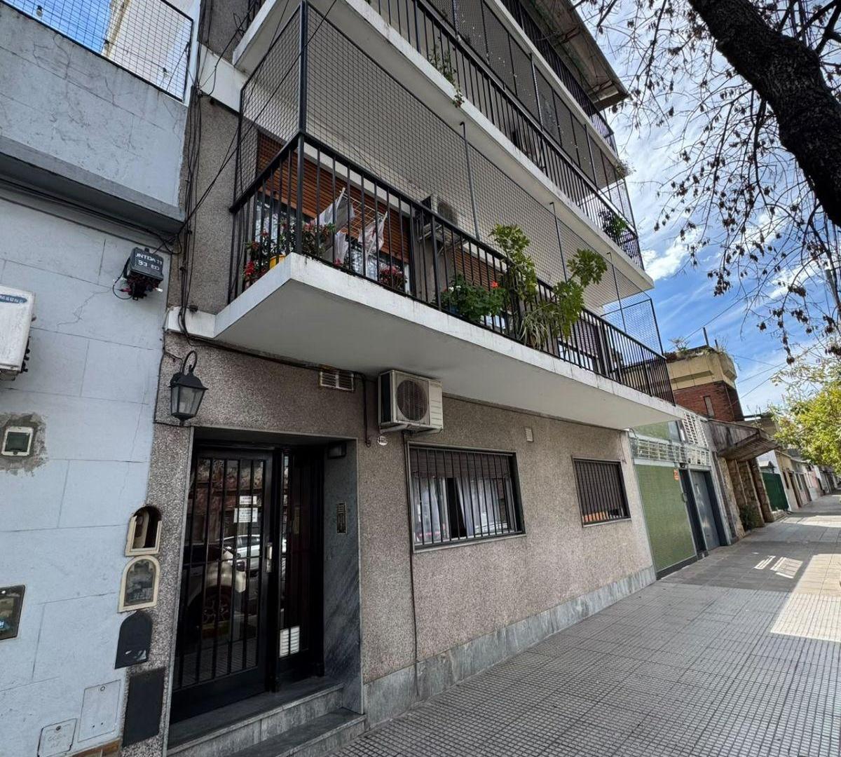 Foto de DEPARTAMENTO TRES AMBIENTES AL FRENTE CON BALCON, imagen 1