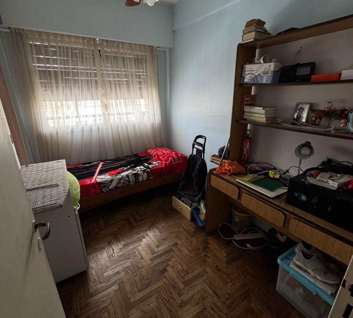 Foto de DEPARTAMENTO TRES AMBIENTES AL FRENTE CON BALCON, imagen 2