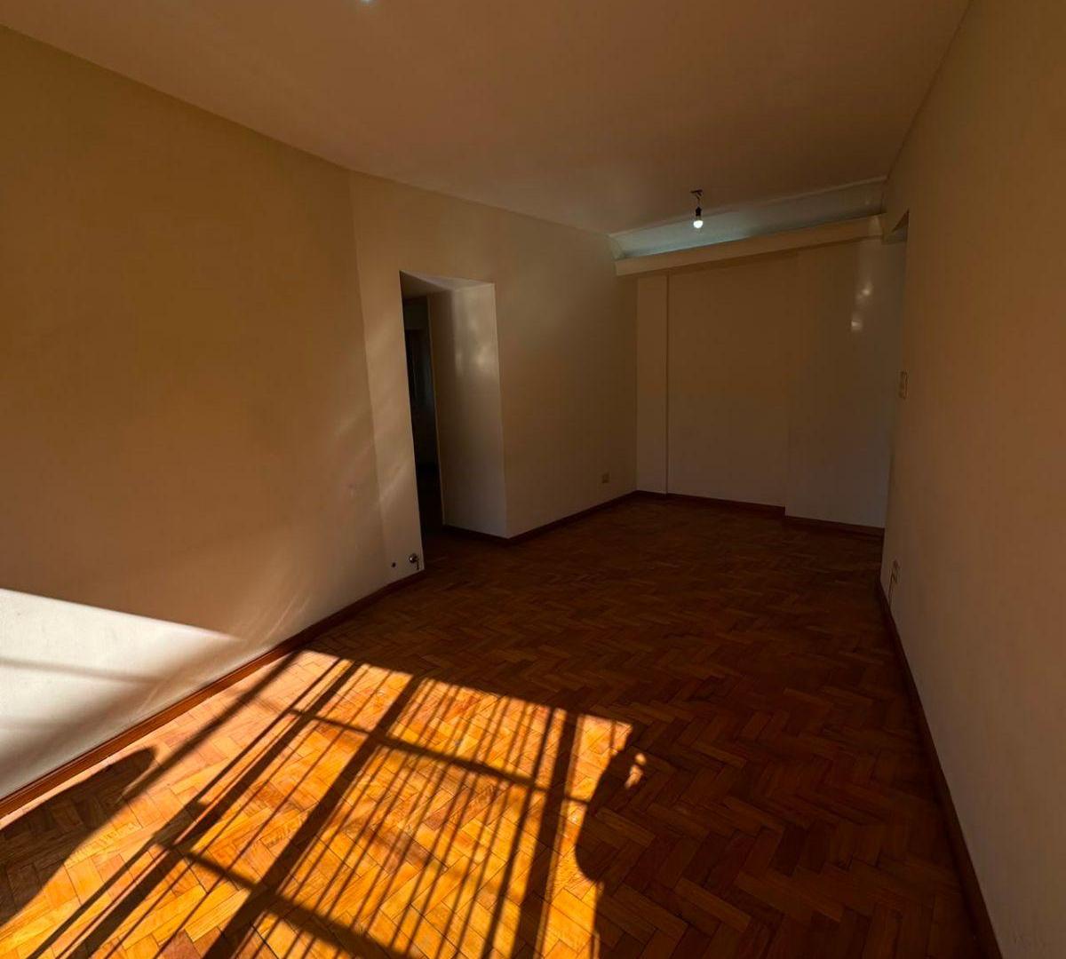 Foto de Departamento 3 ambientes al frente con balcon y cochera, imagen 3