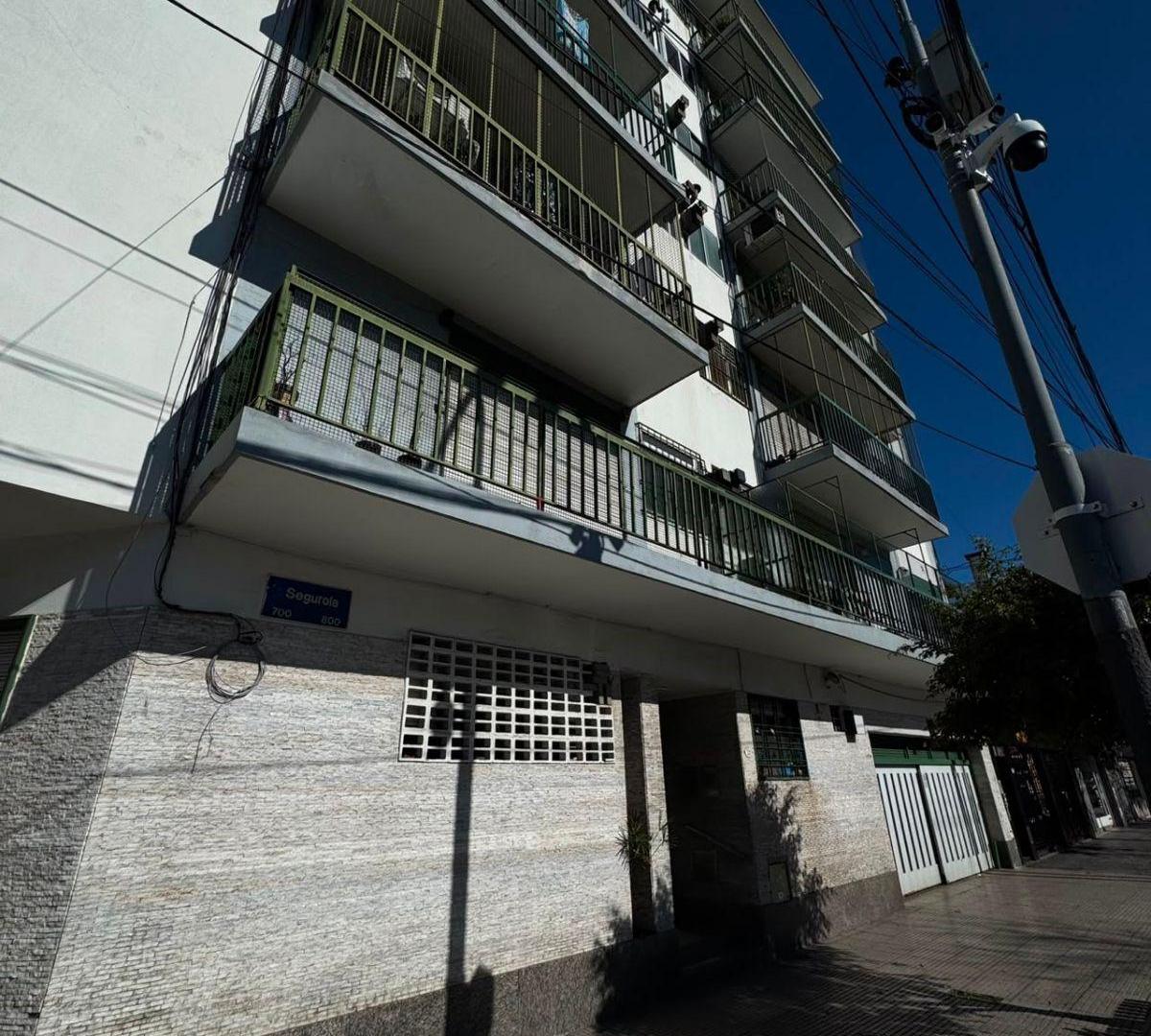 Foto de Departamento 3 ambientes al frente con balcon y cochera, imagen 4