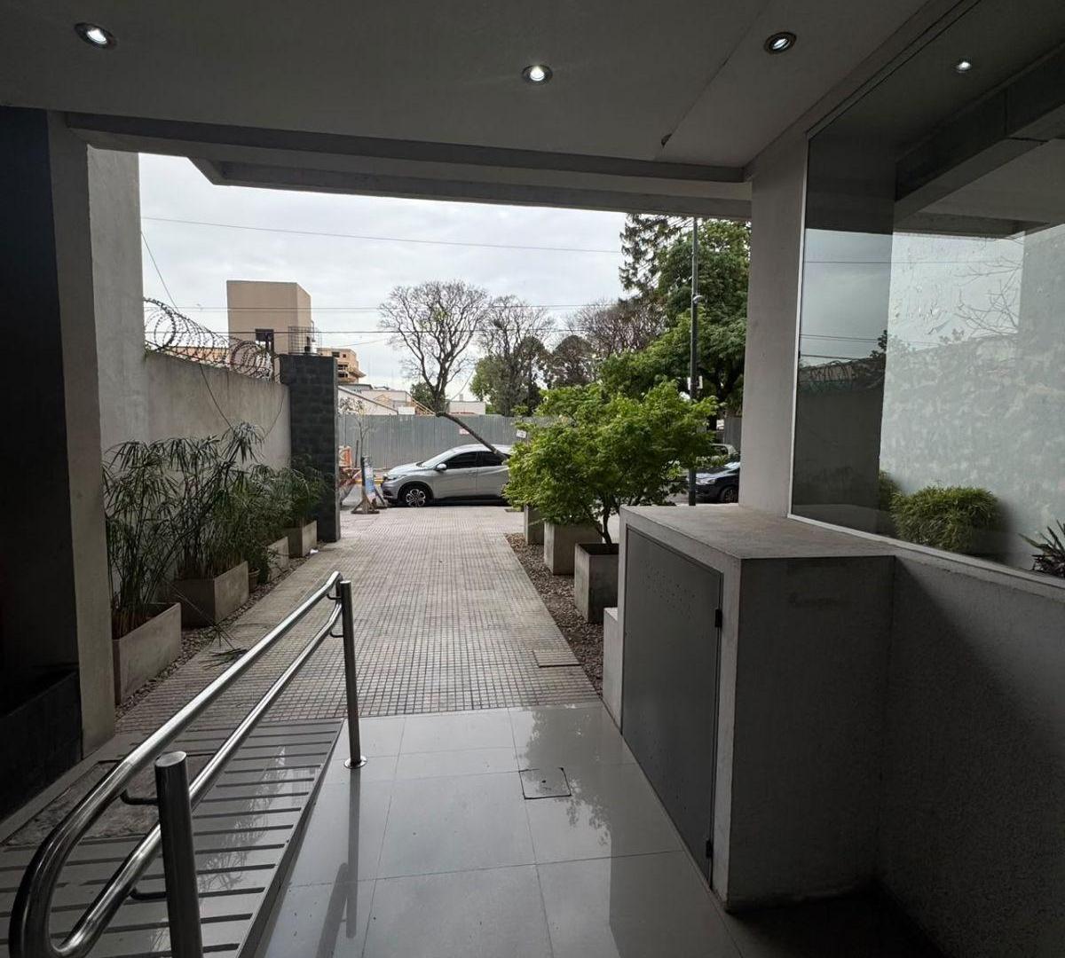 Foto de Departamento monoambiente al frente con balcon 30m2 en monte castro, imagen 4