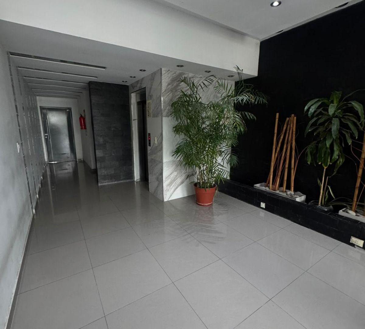 Foto de Departamento monoambiente al frente con balcon 30m2 en monte castro, imagen 3