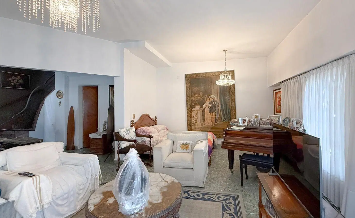 Venta - Casa 5 amb   playroom en esquina c/terraza y potencial – Florida 2