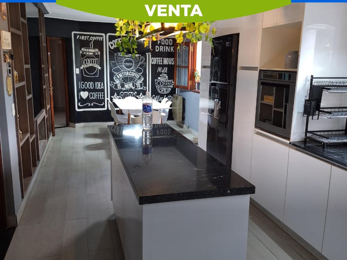 Foto de Casa EN VENTA/4 DORMITORIOS/ DEPENDENC, imagen 1