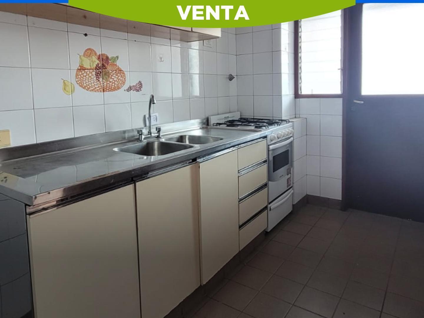 Foto de DEPTO EN VENTA/ 2 DORMITORIOS CON COCHERA, imagen 1