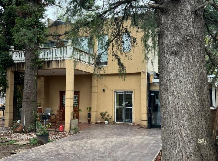 VENTA CASA EN EL TATO + 3 DEPARTAMENTOS 1
