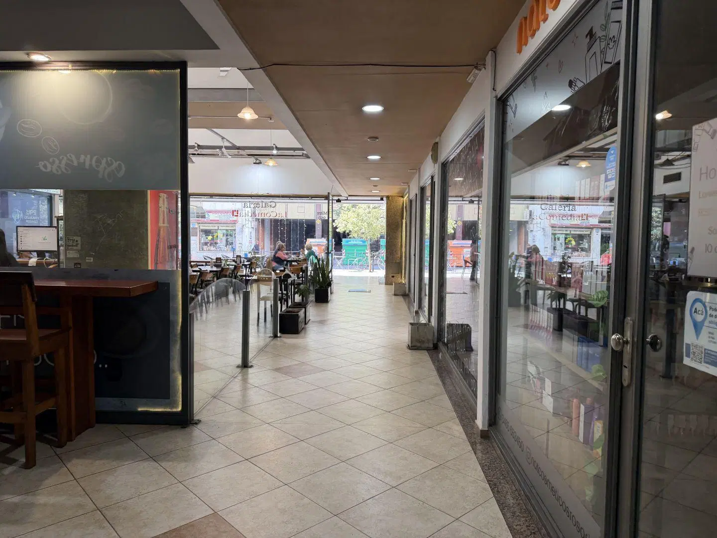 Venta Local comercial con deposito Mitre 960 Galeria Rosario 2