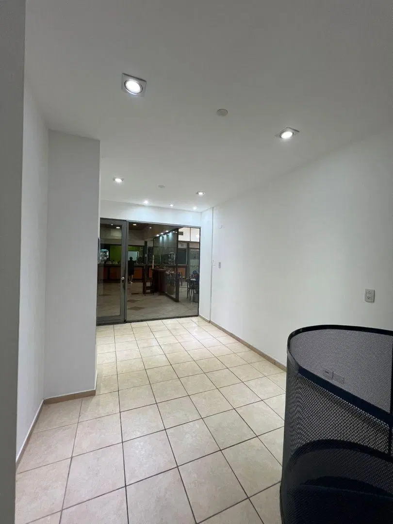 Venta Local comercial con deposito Mitre 960 Galeria Rosario 8
