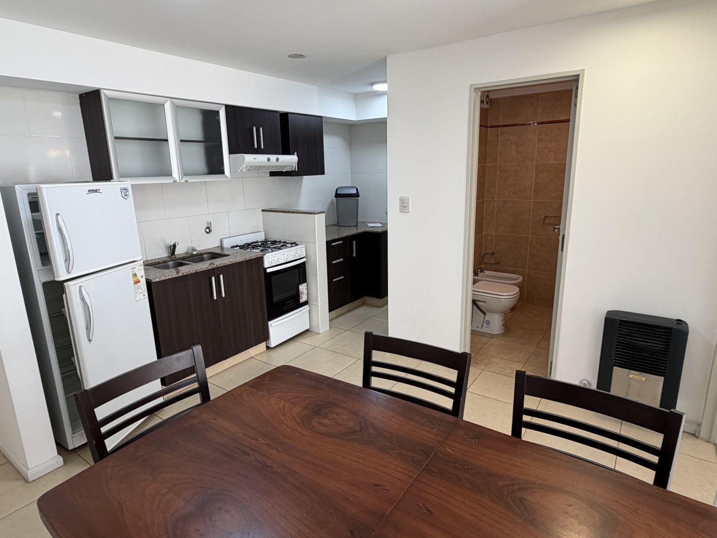 Foto de Alquiler departamento 1 dormitorio semi amoblado con balcón Tucumán, imagen 5