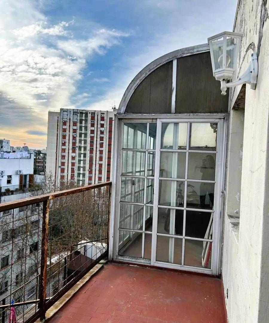 Depto. 2 Amb en Barracas con balcón terraza y vista abierta.