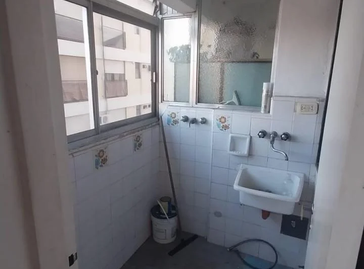 Excelente 3 ambientes al frente con balcón lavadero y AA 5
