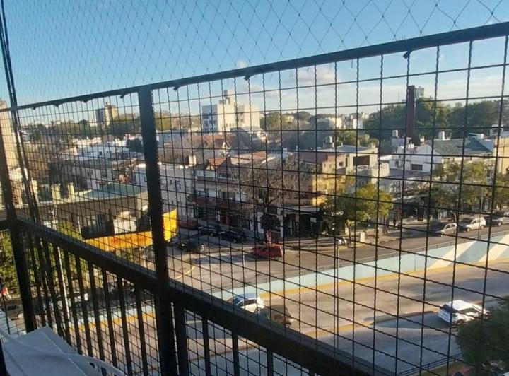 Excelente 3 ambientes al frente con balcón lavadero y AA 3