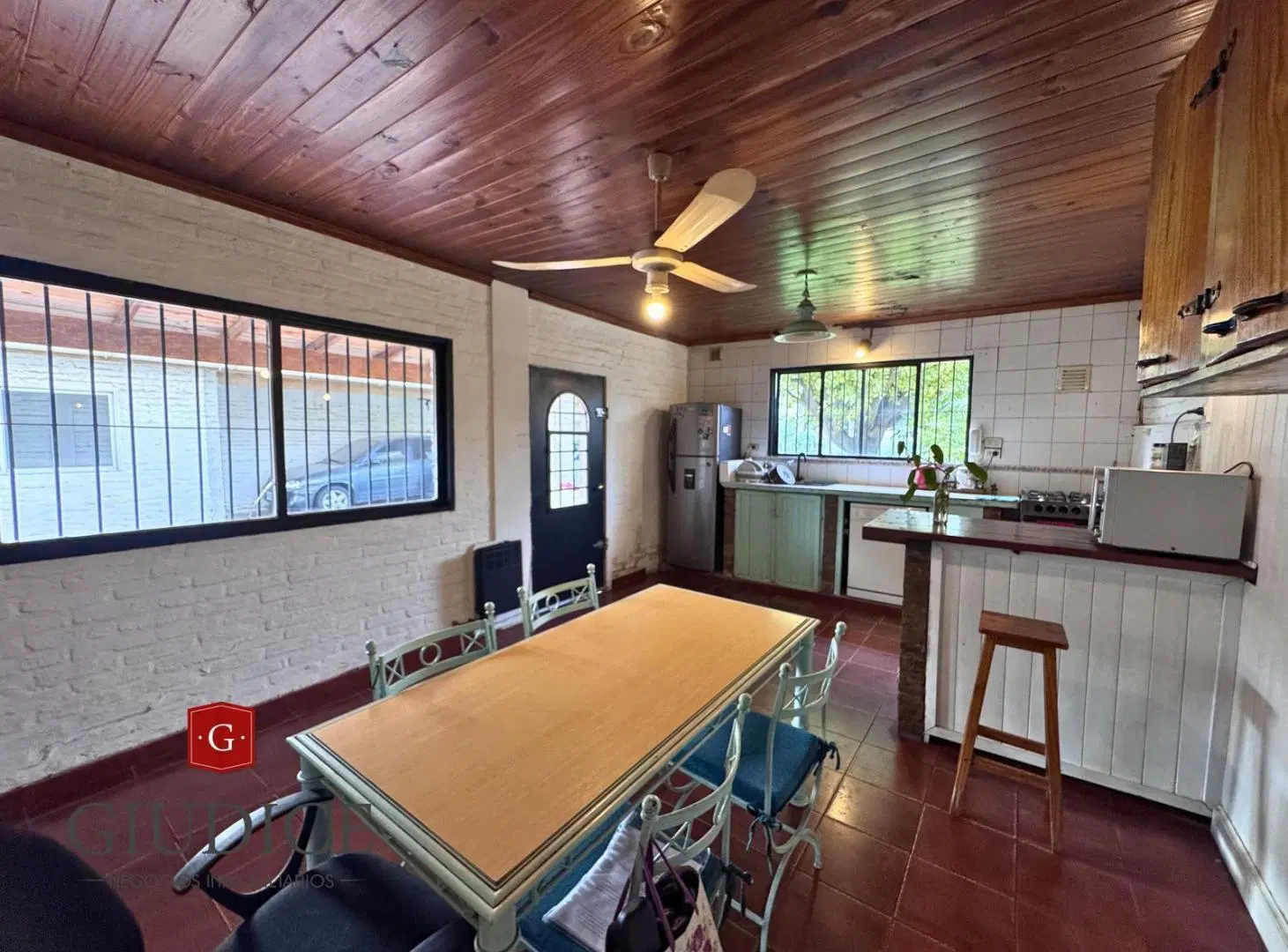 Casa 4 ambientes con Pileta sobre lote 12,50x60 (Apta crédito) 2