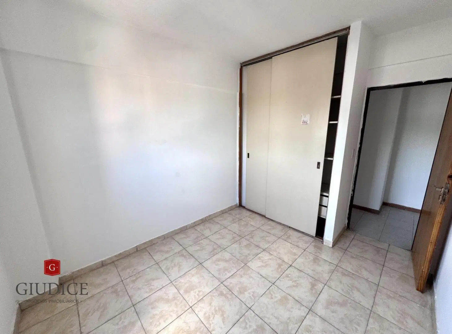 OPORTUNIDAD DEPARTAMENTO 3 AMBIENTES CON COCHERA 5