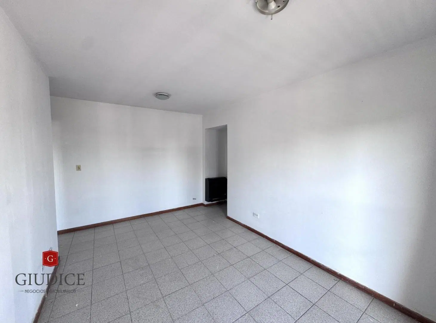 OPORTUNIDAD DEPARTAMENTO 3 AMBIENTES CON COCHERA 4