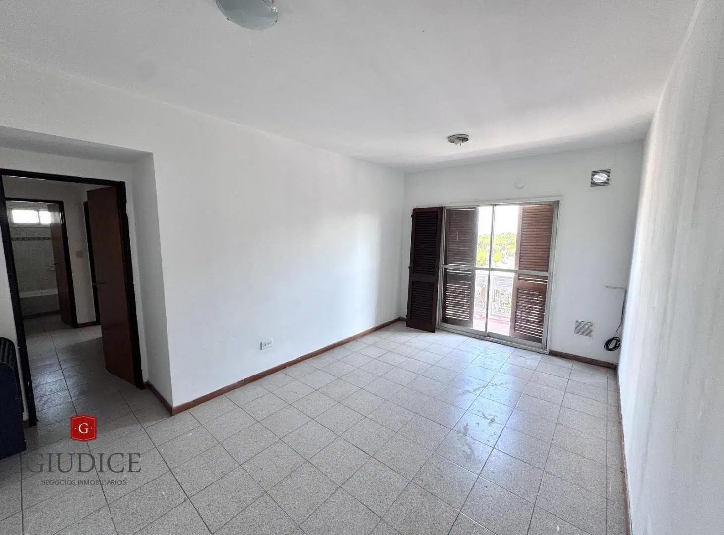 OPORTUNIDAD DEPARTAMENTO 3 AMBIENTES CON COCHERA 2