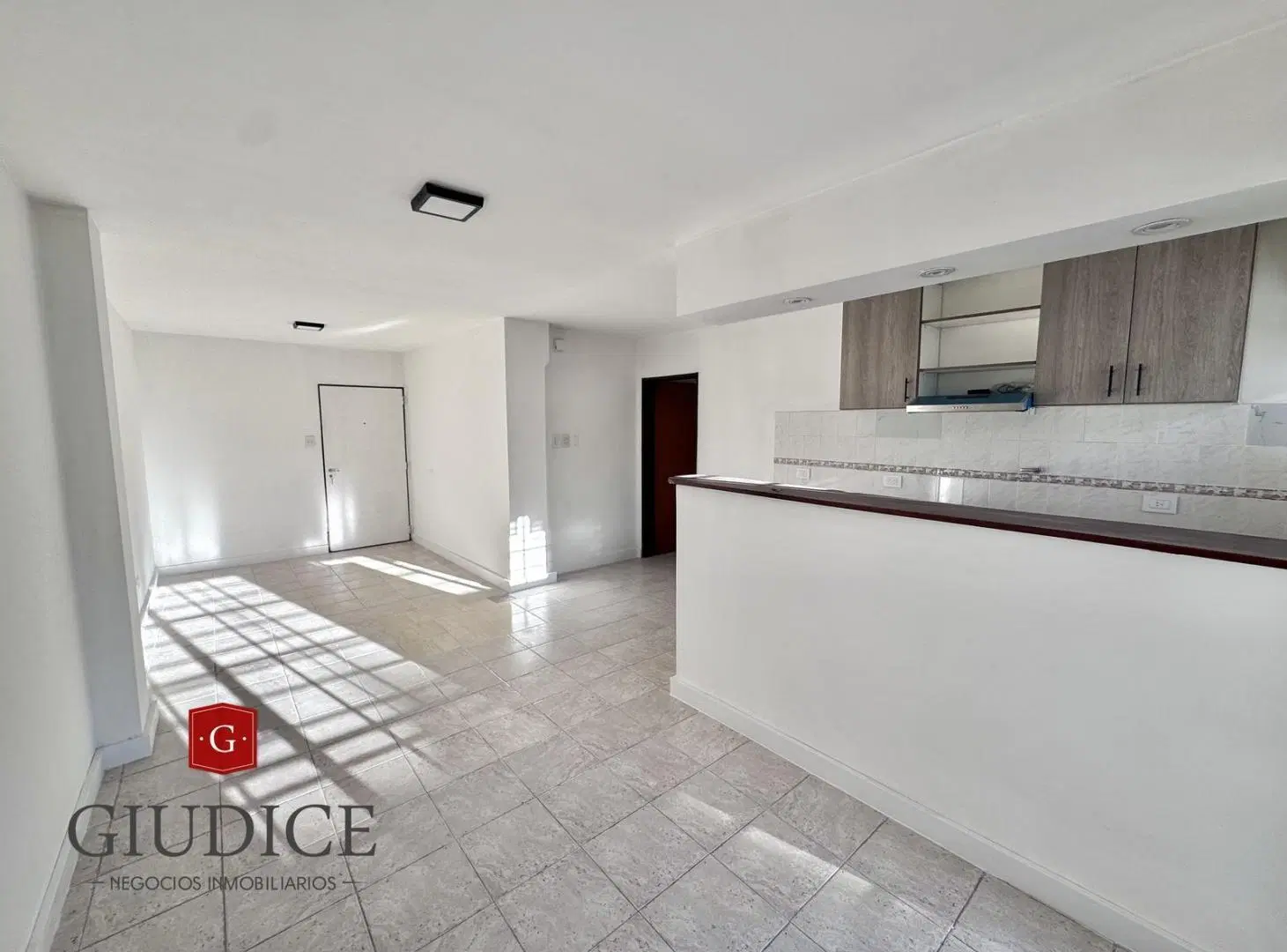 Departamento 3 Ambientes / Entrada por Garage. Lavadero, Jardin, Cochera 5