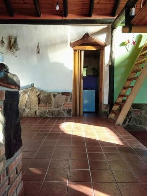 Oportunidad! Propiedad y Local. Camino a Las Altas Cumbres. Córdoba. 4