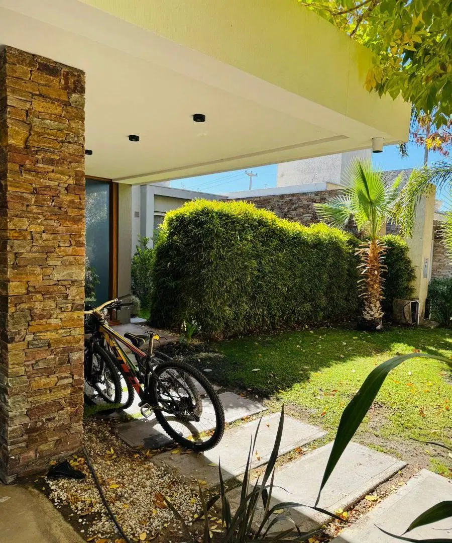 Morro Inmobiliaria / Alquila Casa en Bº Privado La Bajada - Villa Nueva 3