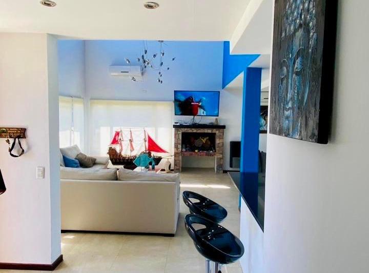 Casa en alquiler en costa esmeralda con pileta climatizada 3