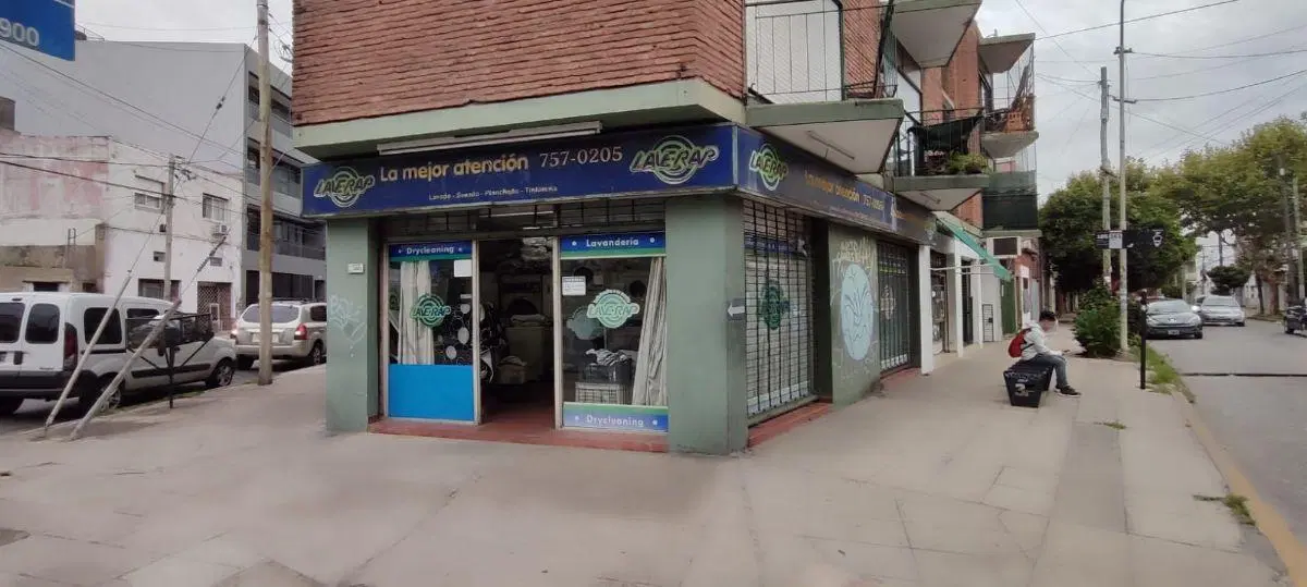 LOCAL EN VENTA CON RENTA 5