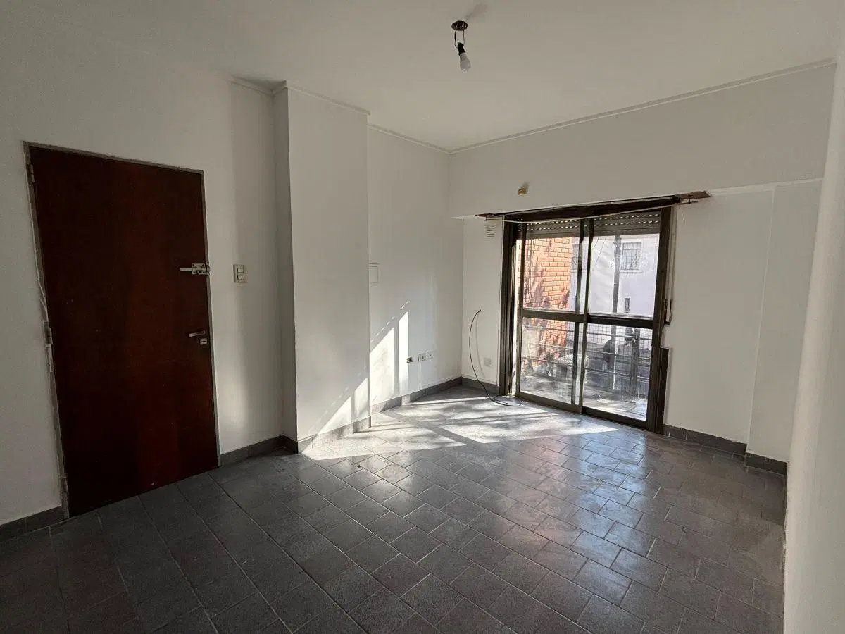 Departamento al frente zona centro 5