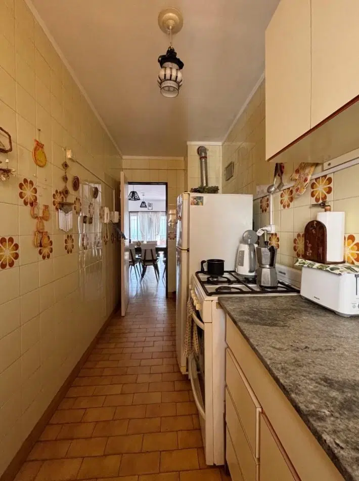 DEPARTAMENTO DE 2 AMBIENTES CON BALCON A LA CALLE EN ZONA ALDREY 4
