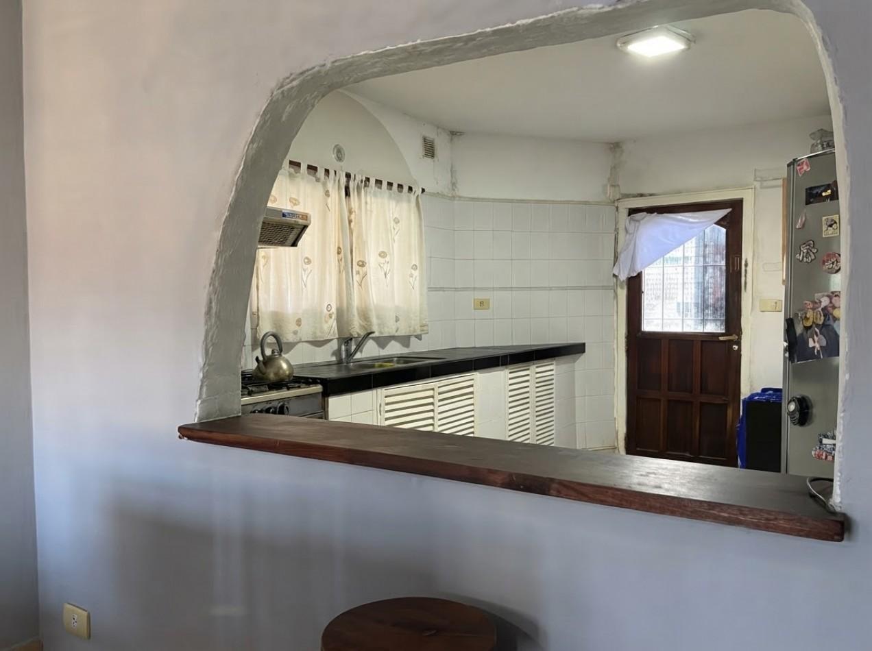 Foto de Chalet 4 Ambientes en 2 Plantas con Amplio Parque y Cochera Semicubierta, imagen 3
