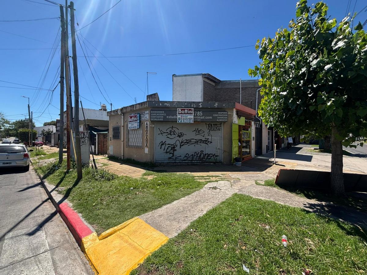 Local Comercial en Venta, Excelente Ubicación, Apto Credito - Morón, Zona Oeste 3