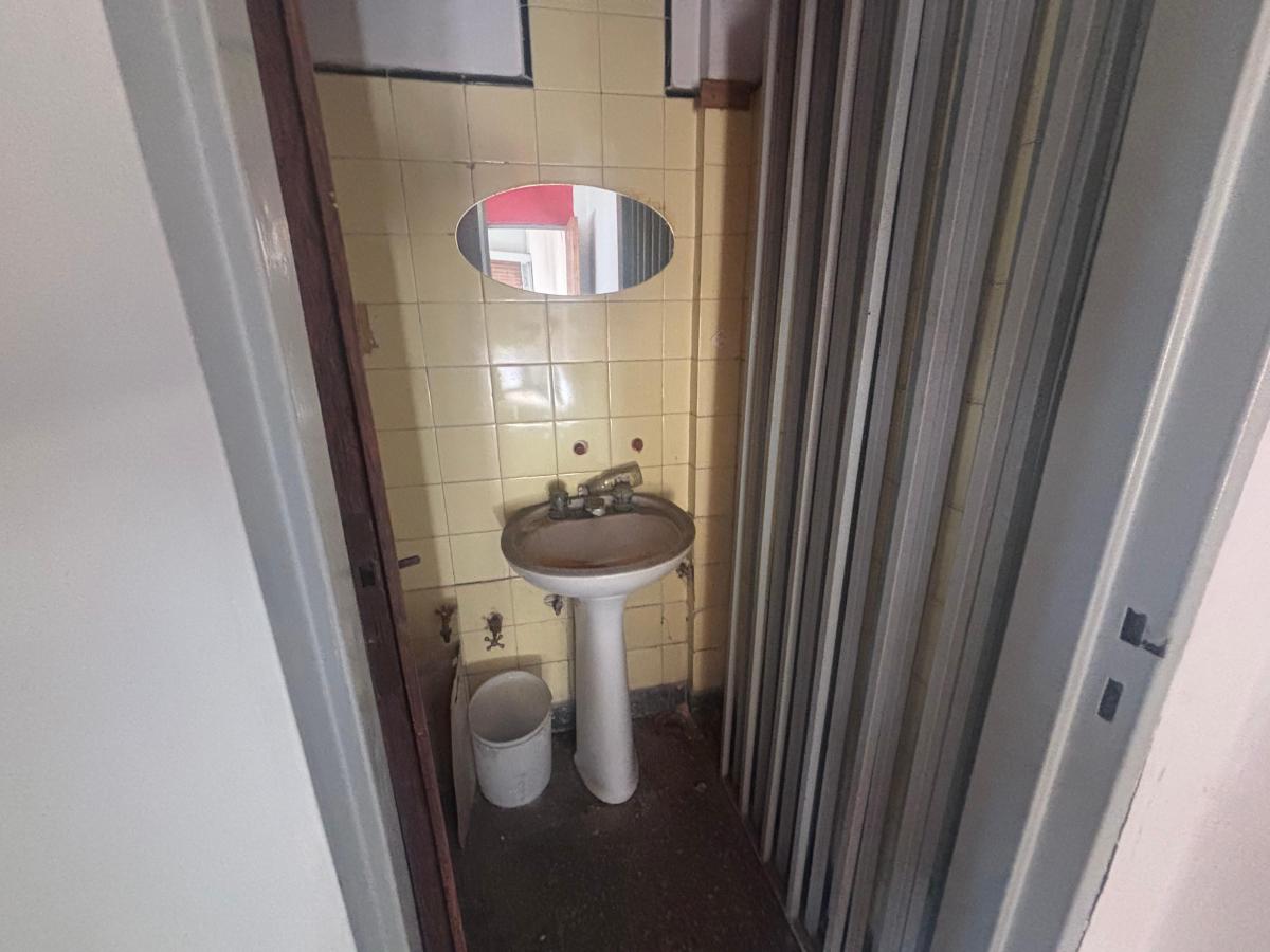 Local Comercial en Venta, Excelente Ubicación, Apto Credito - Morón, Zona Oeste 1