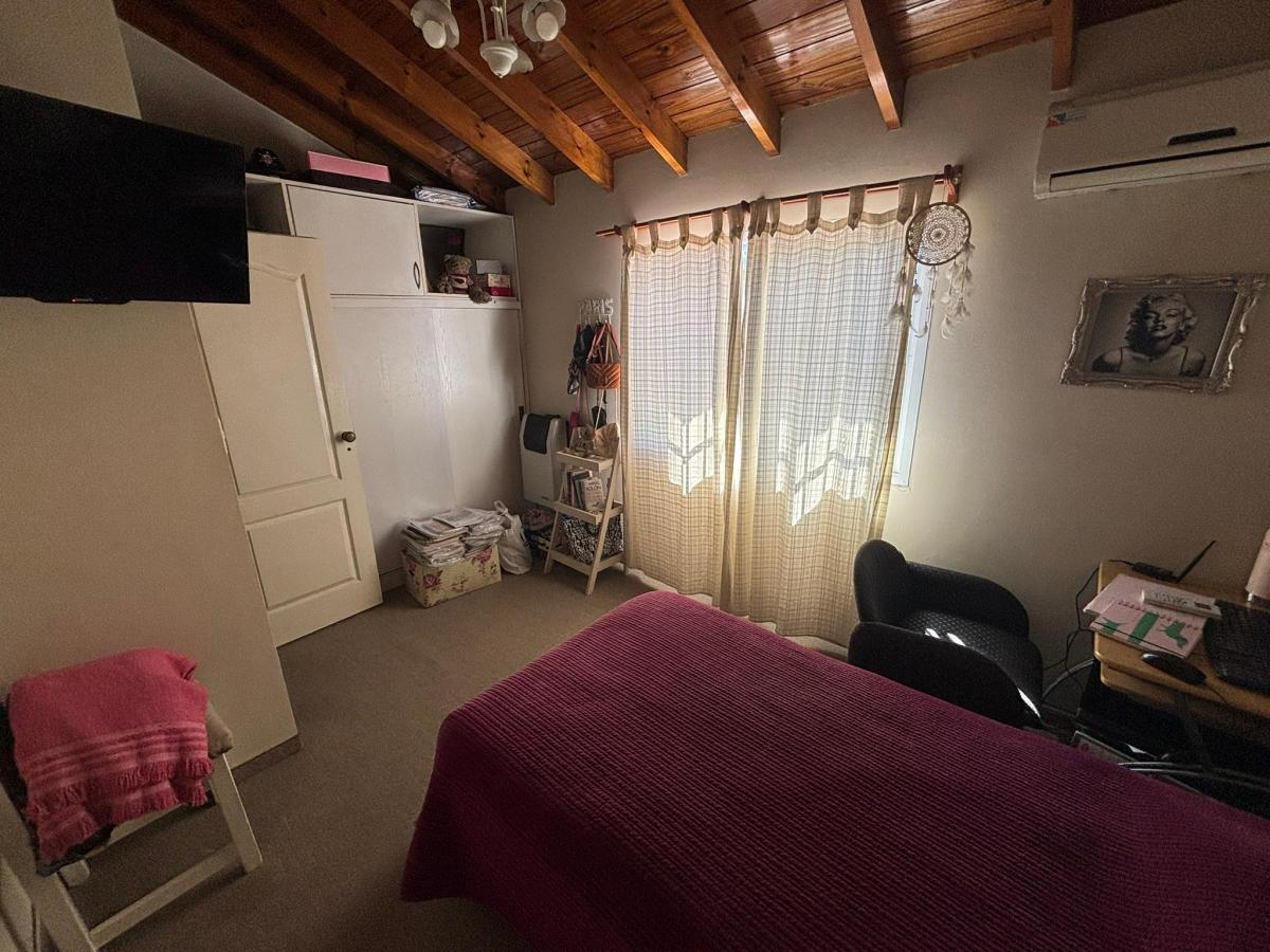 Foto de Tríplex 4 Ambientes- Excelente Estado,Apto Crédito,Cochera, imagen 4