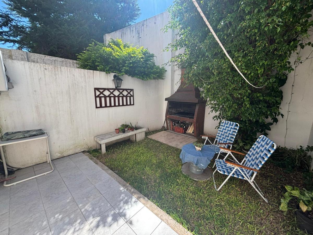 Foto de Tríplex 4 Ambientes- Excelente Estado,Apto Crédito,Cochera, imagen 3