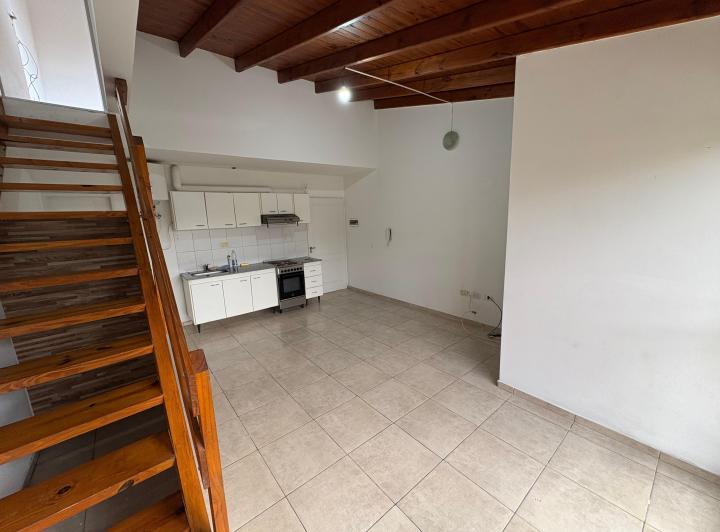 Departamento 2 Ambientes - Excelente ubicación - Bajas expensas - Morón centro 2