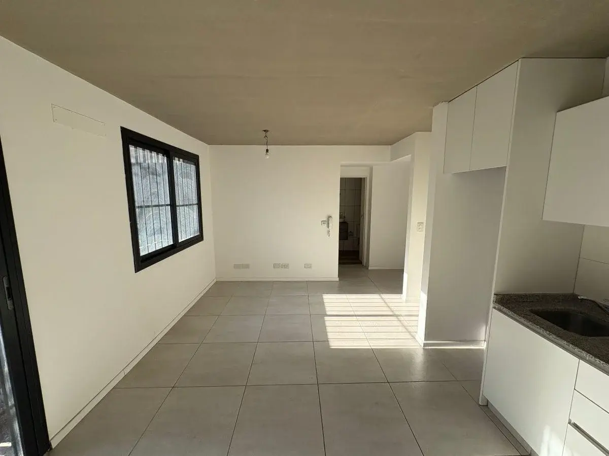 Departamento 2 Ambientes en Alquiler - 40m2 - Bajas expensas - Excelente ubicación - Morón Centro 2