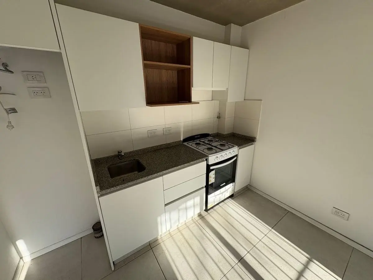 Departamento 2 Ambientes en Alquiler - 40m2 - Bajas expensas - Excelente ubicación - Morón Centro 3