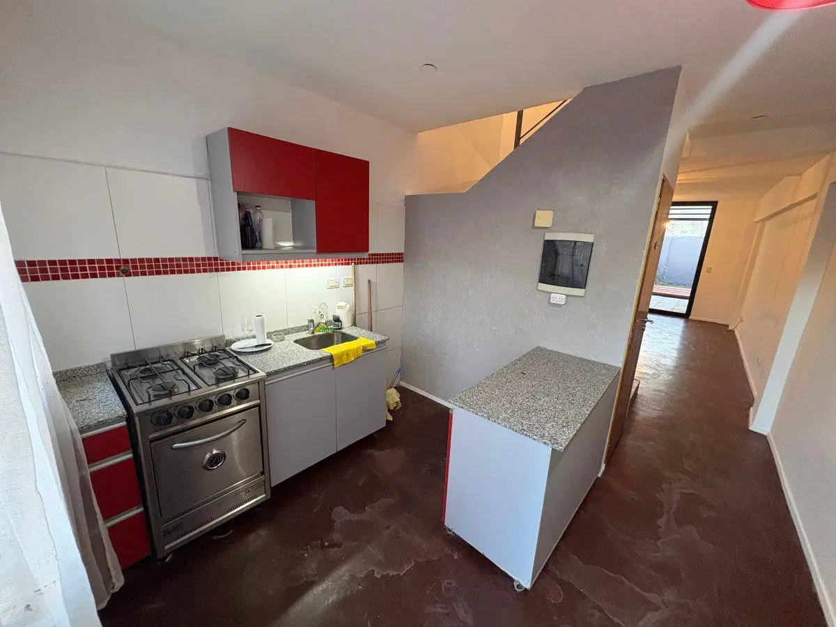 Dúplex 3 Ambientes en Alquiler - Cochera - Jardín con Parrilla y Lavadero - Morón Sur 5