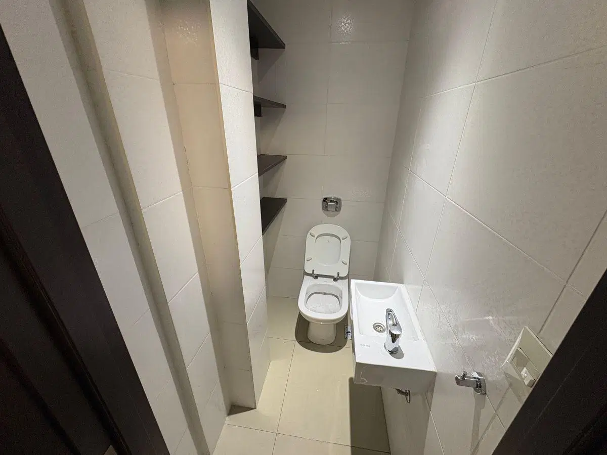 Oficina Comercial en Alquiler - Morón Premium - 4 Ambientes - 2 Cocheras - 4 Baños - Morón Centro 5