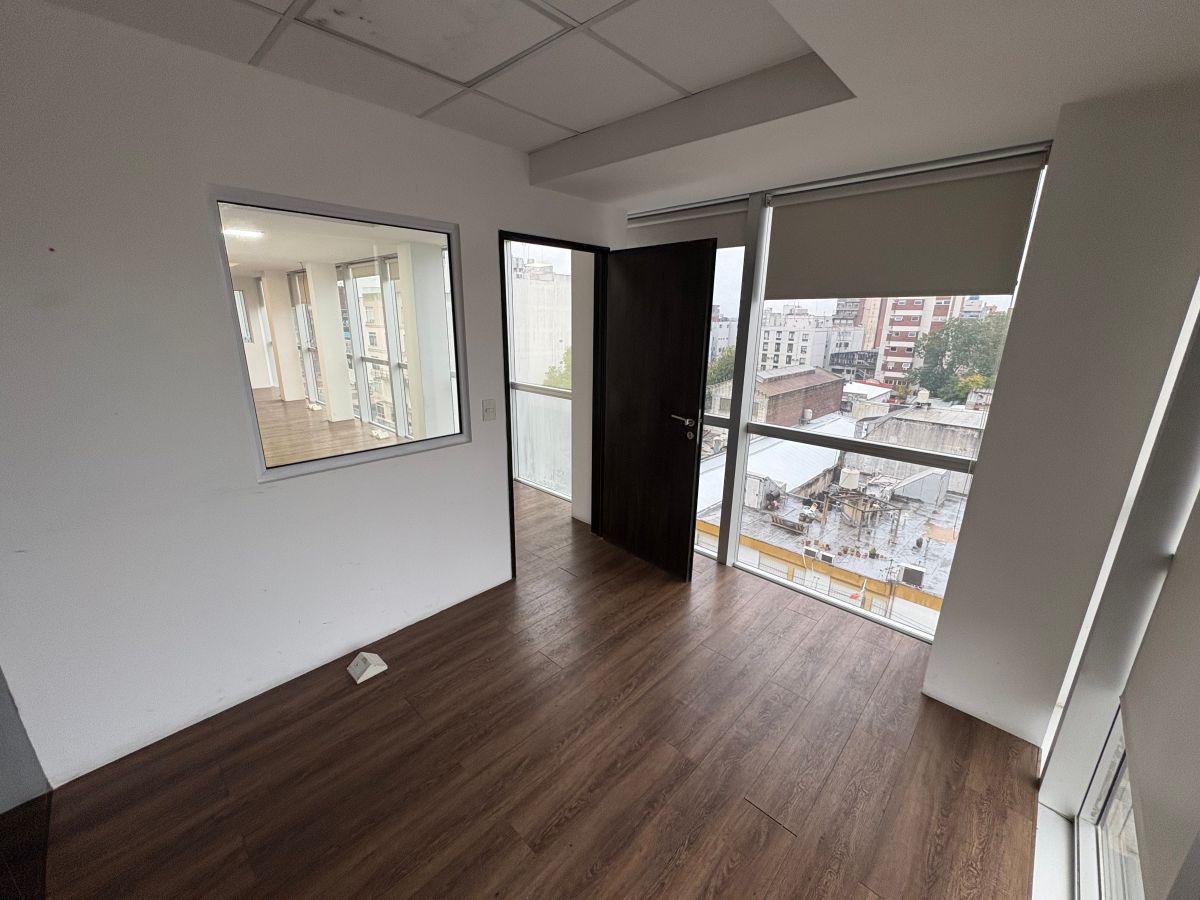 Foto de Oficina Comercial en Alquiler - Morón Premium - 4 Ambientes - 2 Cocheras - 4 Baños - Morón Centro, imagen 3